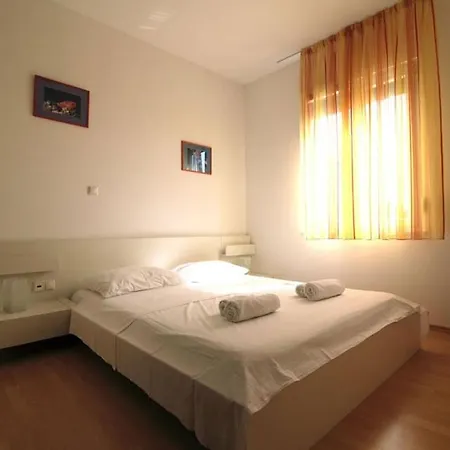In With Balcony, Air Conditioning, Wifi 858-3 Lejlighed *
