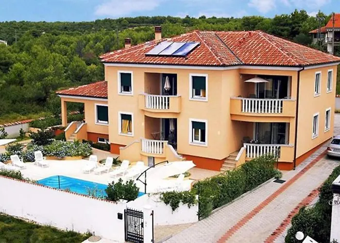 Appartement In With Balcony, Air Conditioning, Wifi 858-3 *